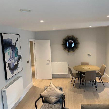 Heathrow North Apartments By Charles Hope Hounslow Exteriér fotografie
