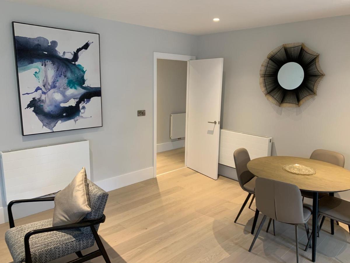 Heathrow North Apartments By Charles Hope Hounslow Exteriér fotografie