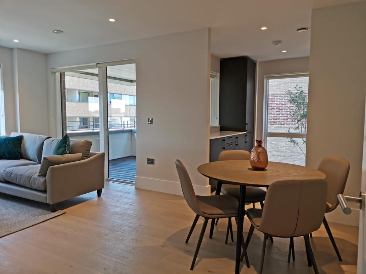 Heathrow North Apartments By Charles Hope Hounslow Exteriér fotografie