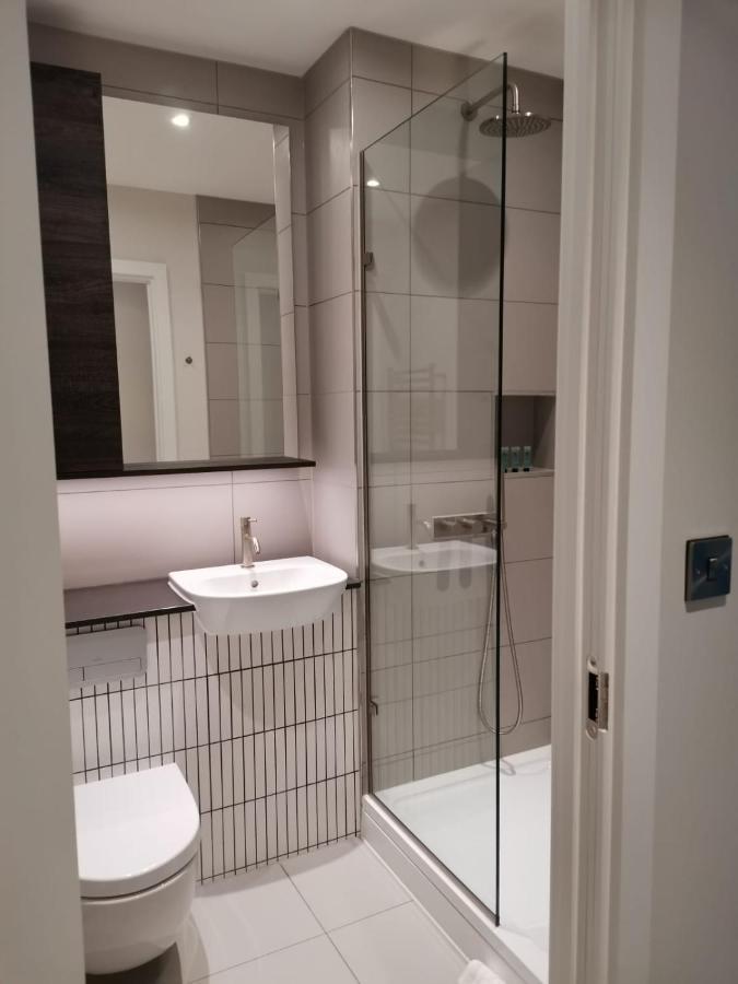 Heathrow North Apartments By Charles Hope Hounslow Exteriér fotografie